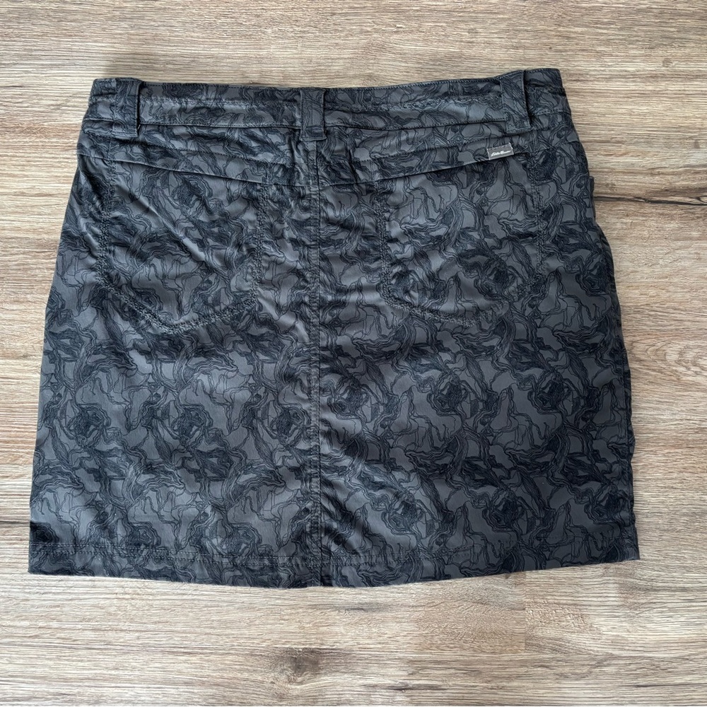 Eddie Bauer skort size 8 black gray pattern. Preloved. Good condition. - Picture 2 of 11